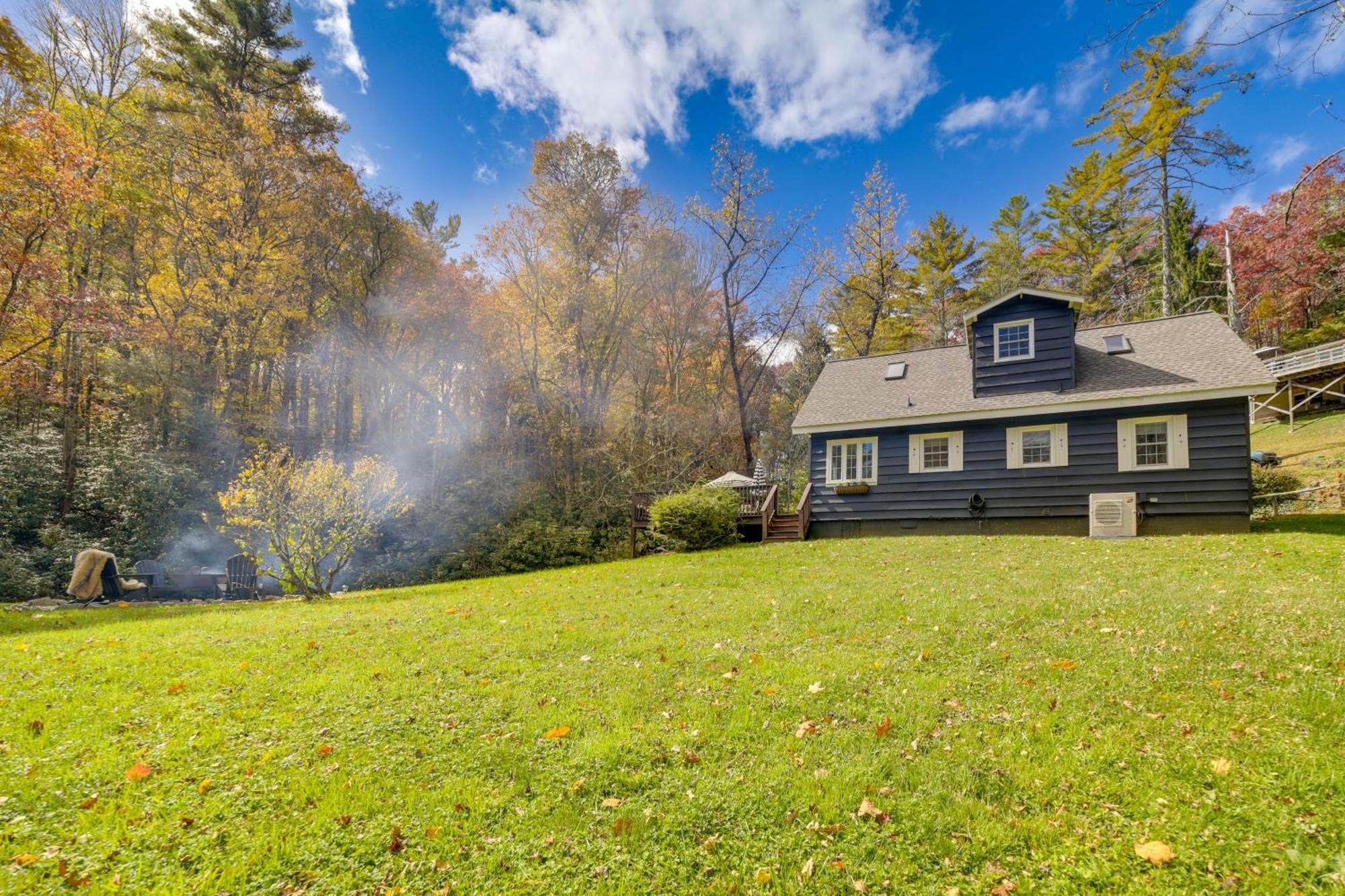 Enchanting Highlands Cottage With Pond And Falls! Eksteriør billede